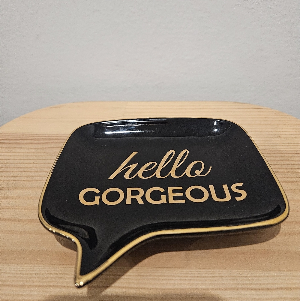 Source Unknown Black and Gold Jewelry Organizer